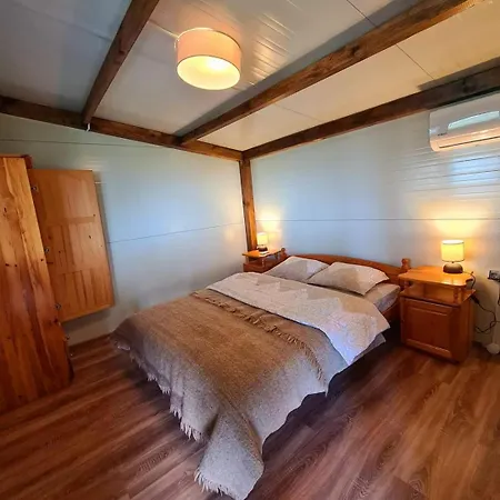 Zornica Holiday home Kondolovo