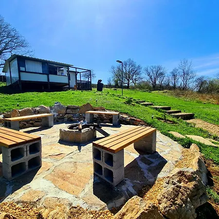 Holiday home Zornica Kondolovo